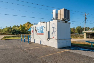 Back building offers over 7800 sq ft of open space. It is