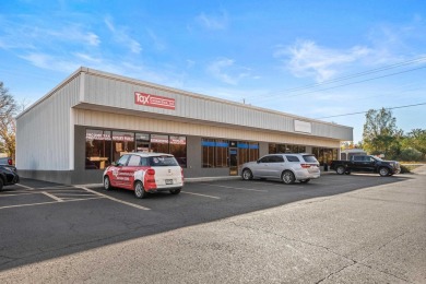 Back building offers over 7800 sq ft of open space. It is