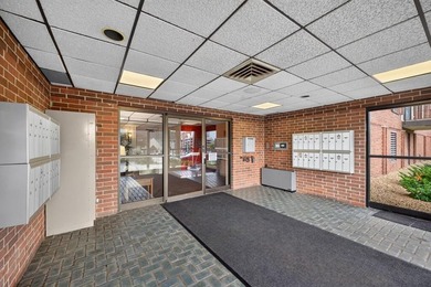 Perfectly situated in the sought-after Five Oaks building, this - photo 28