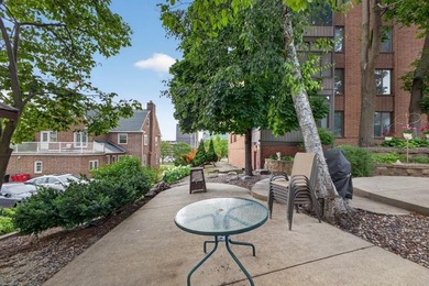 Perfectly situated in the sought-after Five Oaks building, this - photo 30