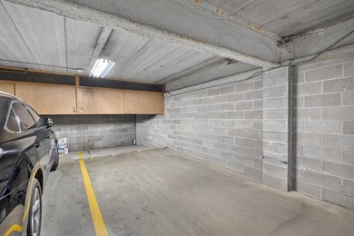 Perfectly situated in the sought-after Five Oaks building, this - photo 32