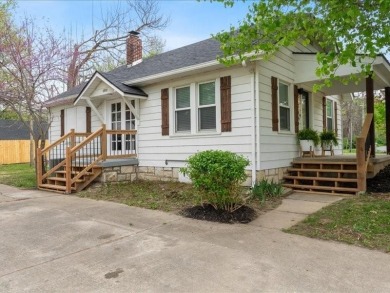Lake Home Sale Pending in Kansas City, Kansas