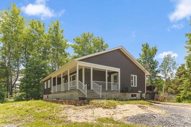 (private lake, pond, creek) Home For Sale in Cayamant Quebec