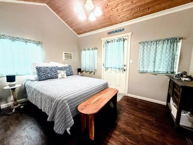 Waterfront Retreat with Guest Cottage & Direct Calcasieu Lake - photo 12