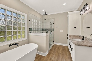 Welcome to this thoughtfully designed and well-maintained - photo 15