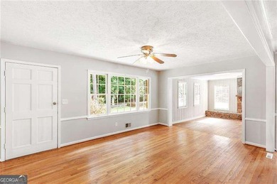 This inviting all-brick ranch offers comfortable one-level - photo 17