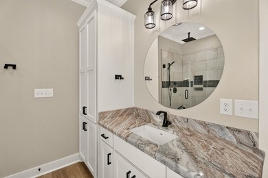 Welcome to this thoughtfully designed and well-maintained - photo 18