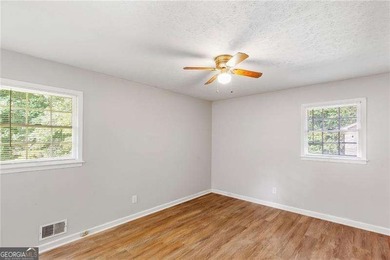 This inviting all-brick ranch offers comfortable one-level - photo 19