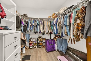 Welcome to this thoughtfully designed and well-maintained - photo 20