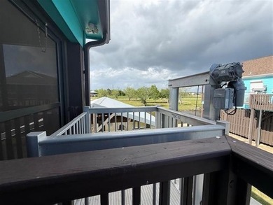 Waterfront Retreat with Guest Cottage & Direct Calcasieu Lake - photo 20