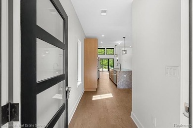 Luxury new construction waterfront homes offering single level - photo 3