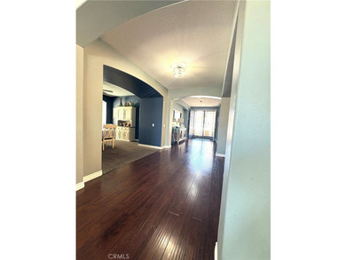 Rarely available, this spacious SEVEN-bedroom, 3-bathroom - photo 5