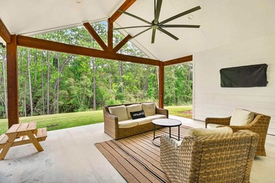 Welcome to this thoughtfully designed and well-maintained - photo 25