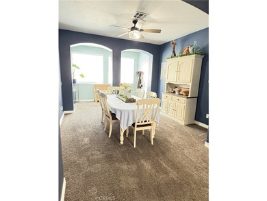 Rarely available, this spacious SEVEN-bedroom, 3-bathroom - photo 7