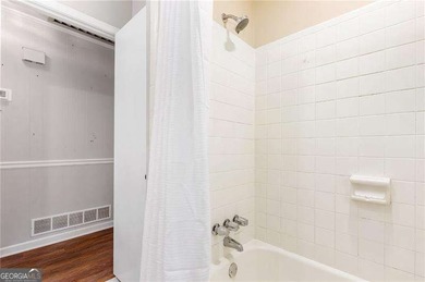 This inviting all-brick ranch offers comfortable one-level - photo 28