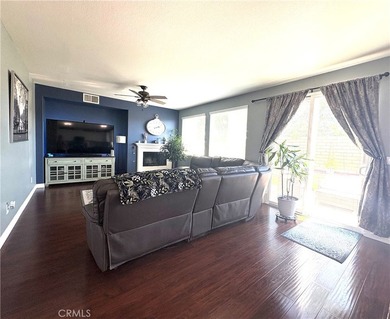Rarely available, this spacious SEVEN-bedroom, 3-bathroom - photo 8