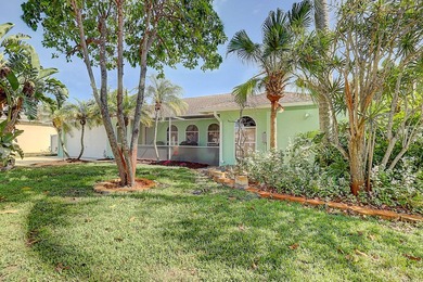 Price Change due to NEW ROOF being installed; Charming 3 Bedroom - photo 2