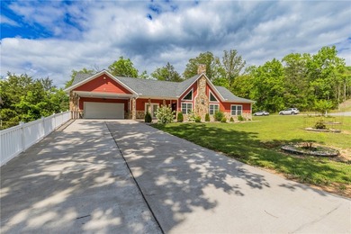 Built in 2021, this 3BR, 2.5BA home features an open, split - photo 2