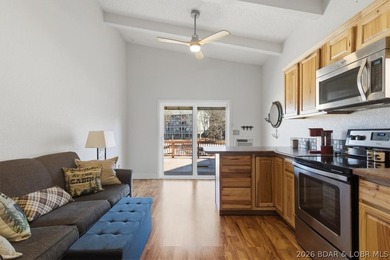 Your cozy lake retreat awaits. This 1 bed 1 bath condo located - photo 11
