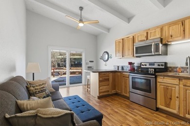 Your cozy lake retreat awaits. This 1 bed 1 bath condo located - photo 12