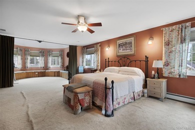 Beautifully maintained and custom-built 3,204 sq. ft - photo 12