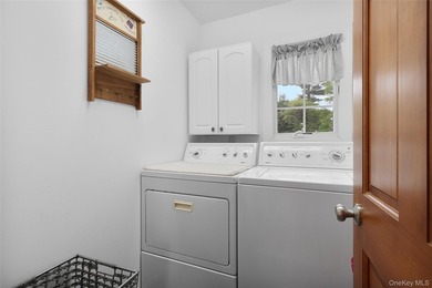 Beautifully maintained and custom-built 3,204 sq. ft - photo 17
