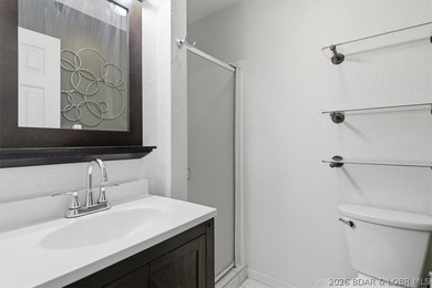 Your cozy lake retreat awaits. This 1 bed 1 bath condo located - photo 18