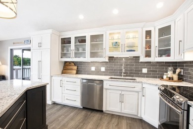 NEW LISTING! Welcome to 401 Lakeview Heights Drive, an Apple - photo 18