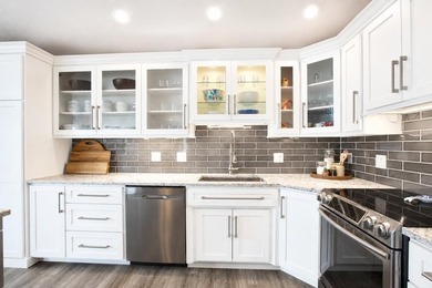 NEW LISTING! Welcome to 401 Lakeview Heights Drive, an Apple - photo 19
