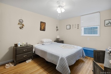 Beautifully maintained and custom-built 3,204 sq. ft - photo 19