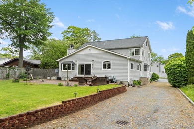 Beautifully maintained and custom-built 3,204 sq. ft - photo 24