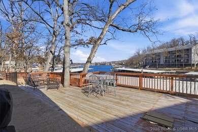 Your cozy lake retreat awaits. This 1 bed 1 bath condo located - photo 27