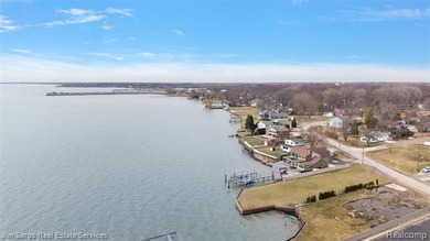 An exceptional opportunity to create a custom waterfront estate - photo 28