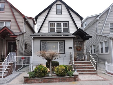 Well maintain three-bedroom house with a full finish attic as a - photo 1