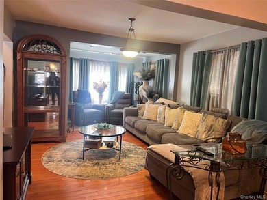 Well maintain three-bedroom house with a full finish attic as a - photo 4