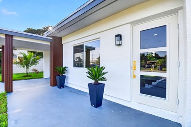 Welcome to this beautifully renovated home in Seminole Manor - photo 4