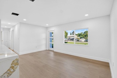 Welcome to this beautifully renovated home in Seminole Manor - photo 10