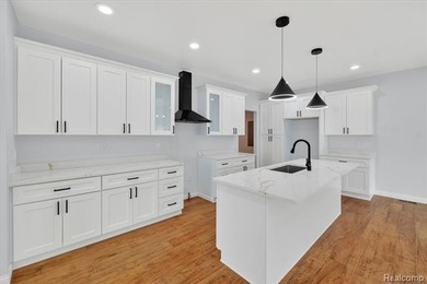 NOW OFFERING LAND CONTRACT TERMS! Stunning new construction - photo 11