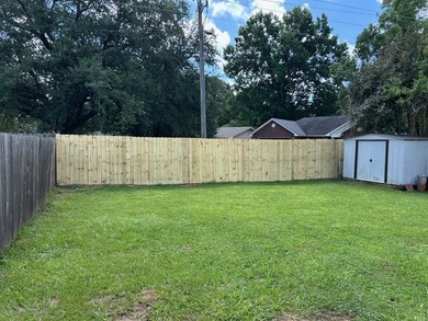 Lovely patio home in Melrose Estate. There are two bedrooms and - photo 13