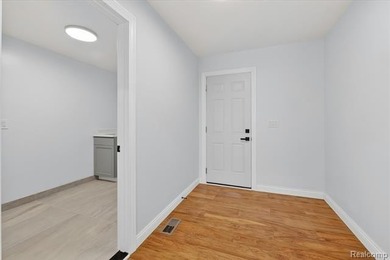 NOW OFFERING LAND CONTRACT TERMS! Stunning new construction - photo 19