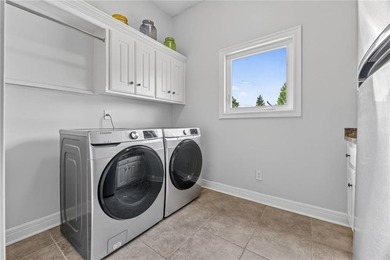 Welcome to the highly sought-after Summerset community, ideally - photo 25