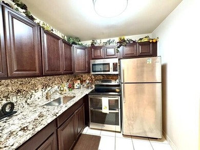 Immaculate second floor, partially furnished, one bedroom one - photo 5