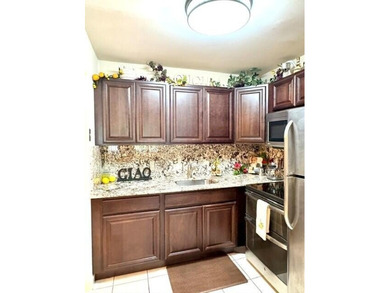 Immaculate second floor, partially furnished, one bedroom one - photo 6