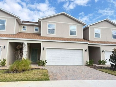 Jacks Lake Area Townhome/Townhouse For Sale in Clermont Florida