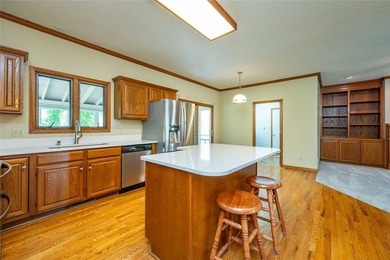 Beautiful two-story home with over 3200 sq ft of finished living - photo 12