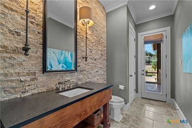 A rare offering, this custom modern ranch estate, set on 15.41 - photo 21