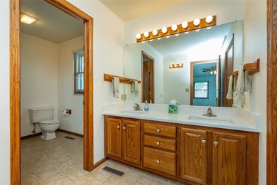 Beautiful two-story home with over 3200 sq ft of finished living - photo 22