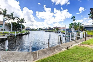 This meticulously maintained 3400 sq ft home has 4 bedrooms, 2 - photo 28