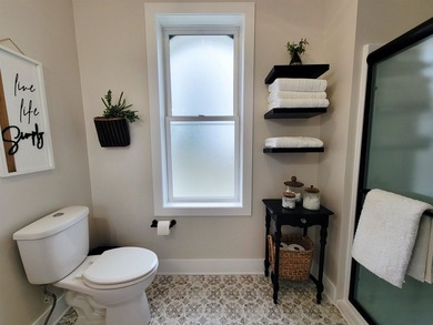 Welcome to 108 N 4th St Bellevue, a second empire style - photo 37