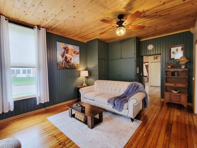 Welcome to 108 N 4th St Bellevue, a second empire style - photo 44